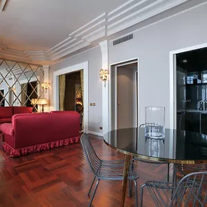 Luxury Galleria - Duomo Milán